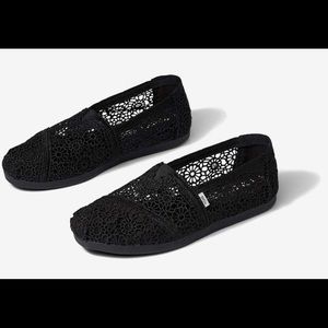 TOMS black Moroccan crochet alpargata